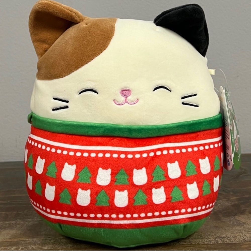 Can the calico Christmas Squishmallow